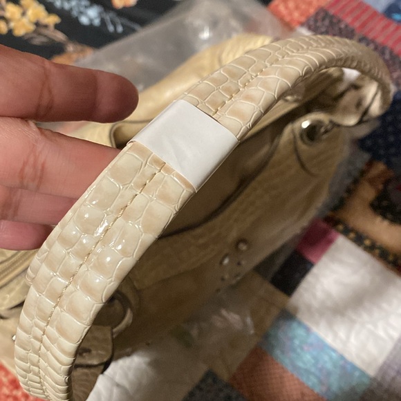 NWT Kathy van Zeeland vegan leather bag cream - Picture 4 of 10